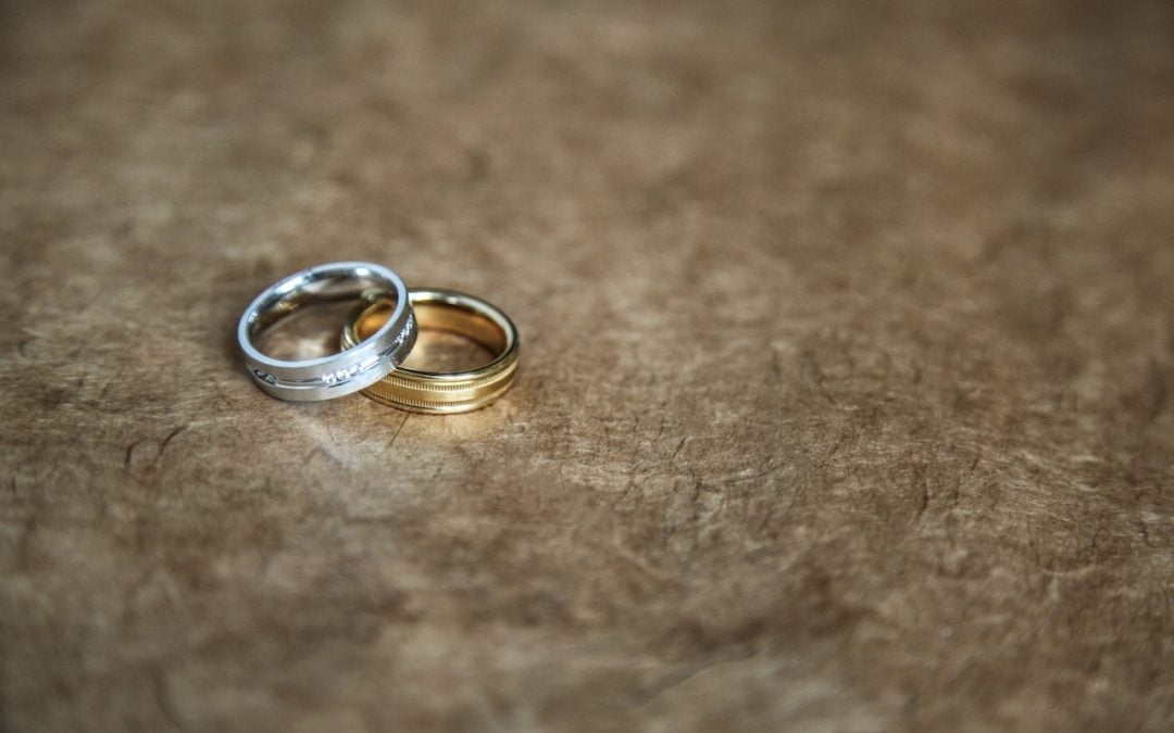 What’s the Difference Between a Wedding Band and an Engagement Ring?
